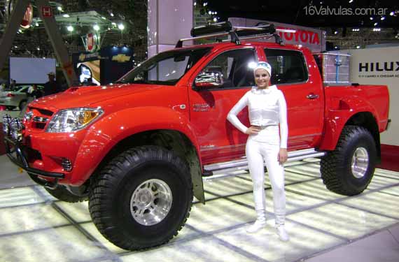 Toyot Hilux Invencible